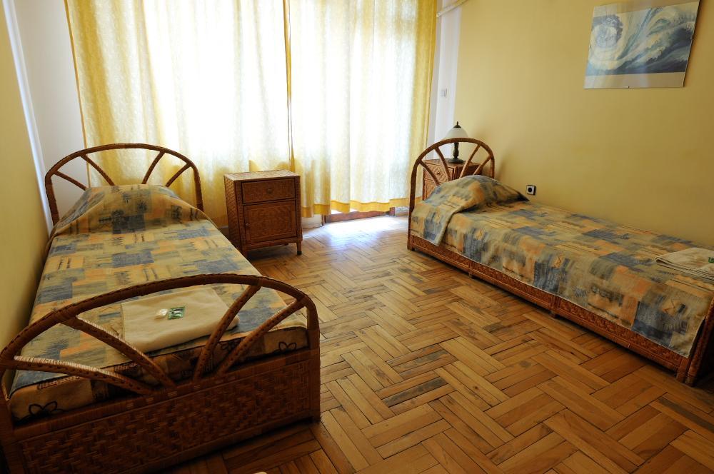 Family Hotel Prolet Shumen Exterior foto